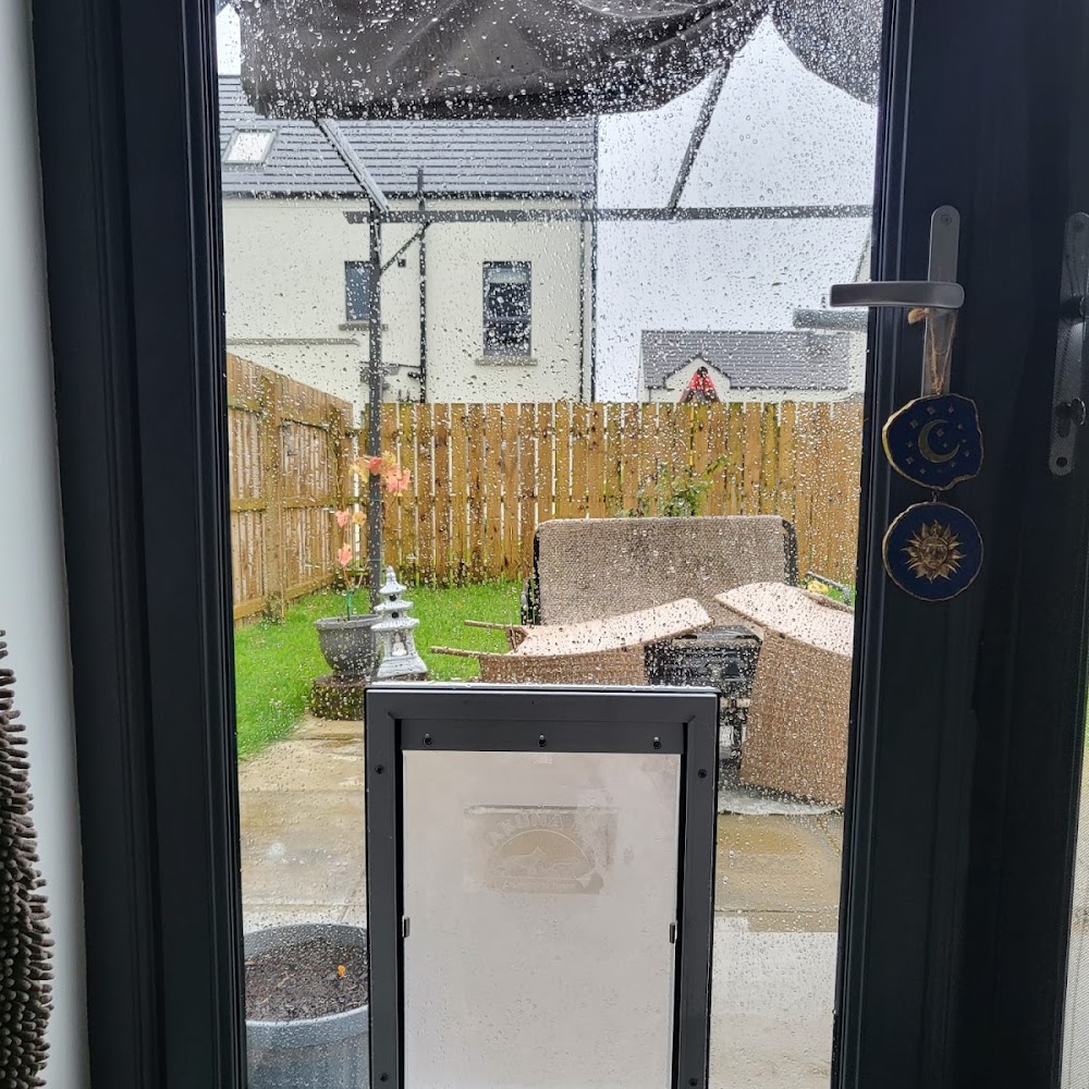 Euroglass Glaziers,Glass & Mirrors