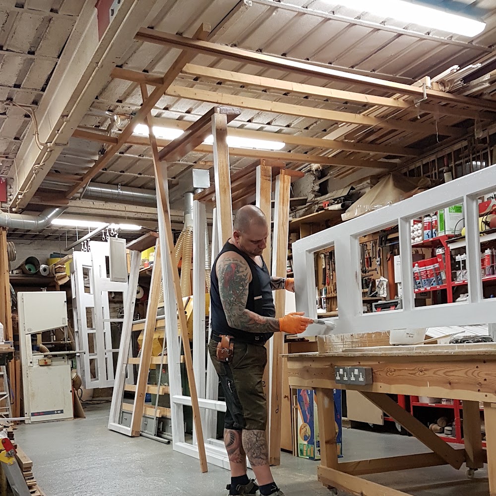 M & L Joinery