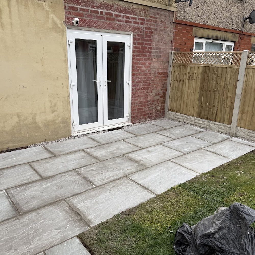 Yorkshire smart fencing & paving