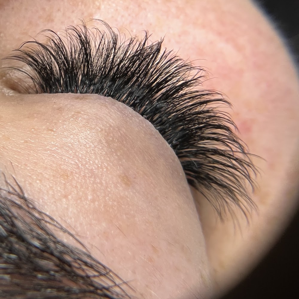 Heavenly Eyes Lash Studio
