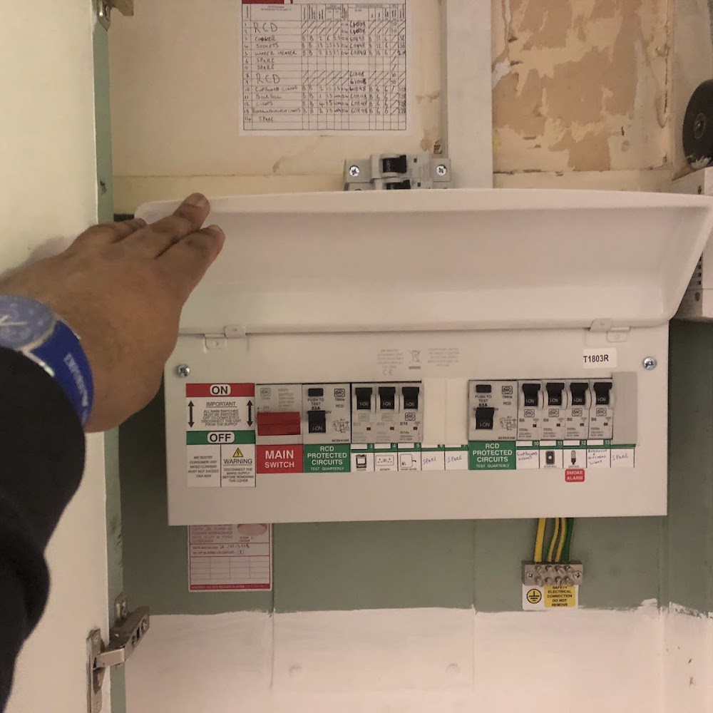 Lloyd Hallowell Electrics