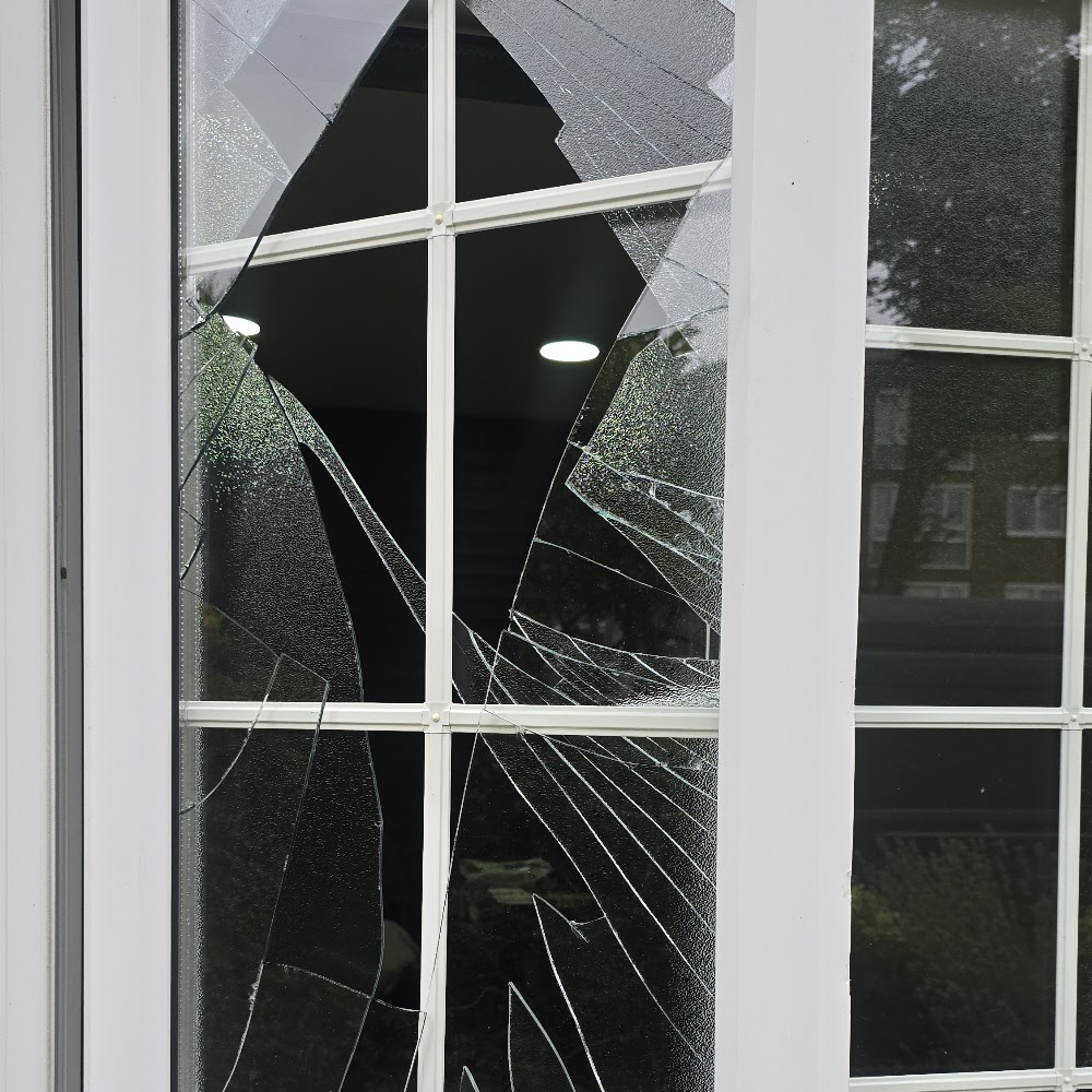 Global Glass and Glazing (emergency 24/7 repair and make safe service)