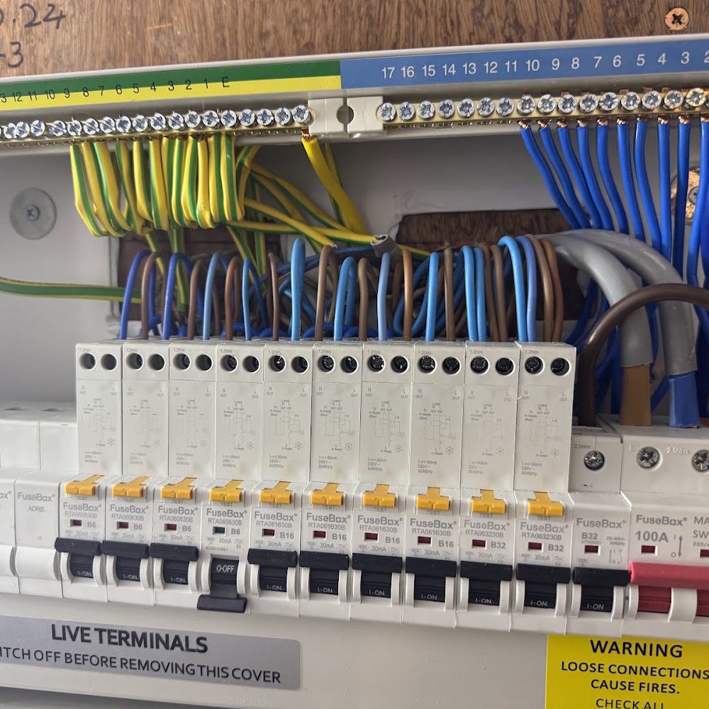 J J E Electrical Contractors Ltd