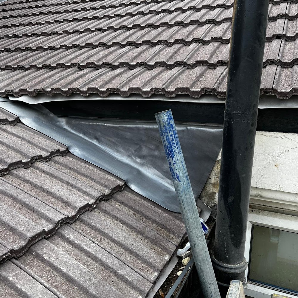 GOLDHAWK ROOFING & BUILDING