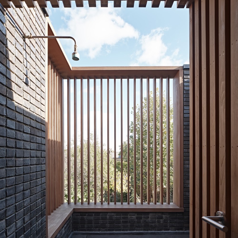 R2 STUDIO ARCHITECTS