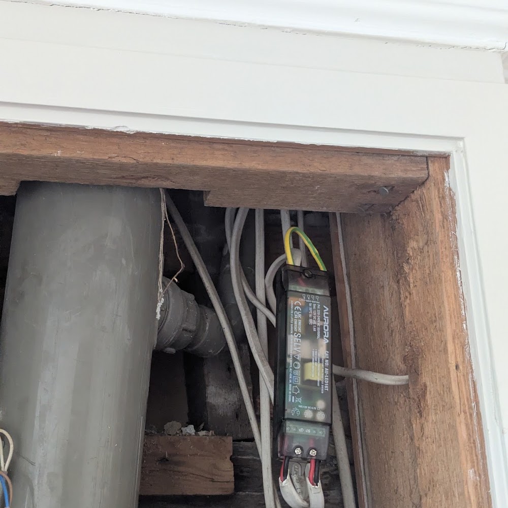 Find Electrician