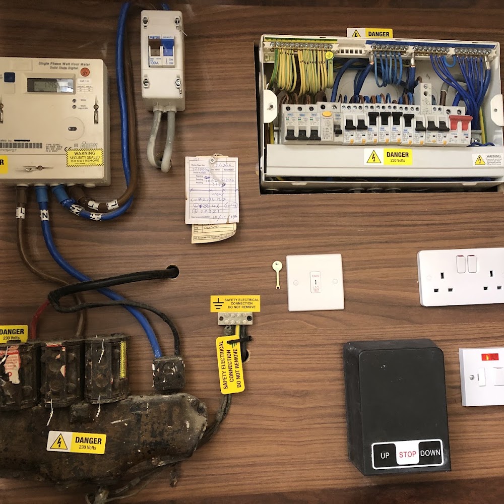 Leon Electricians