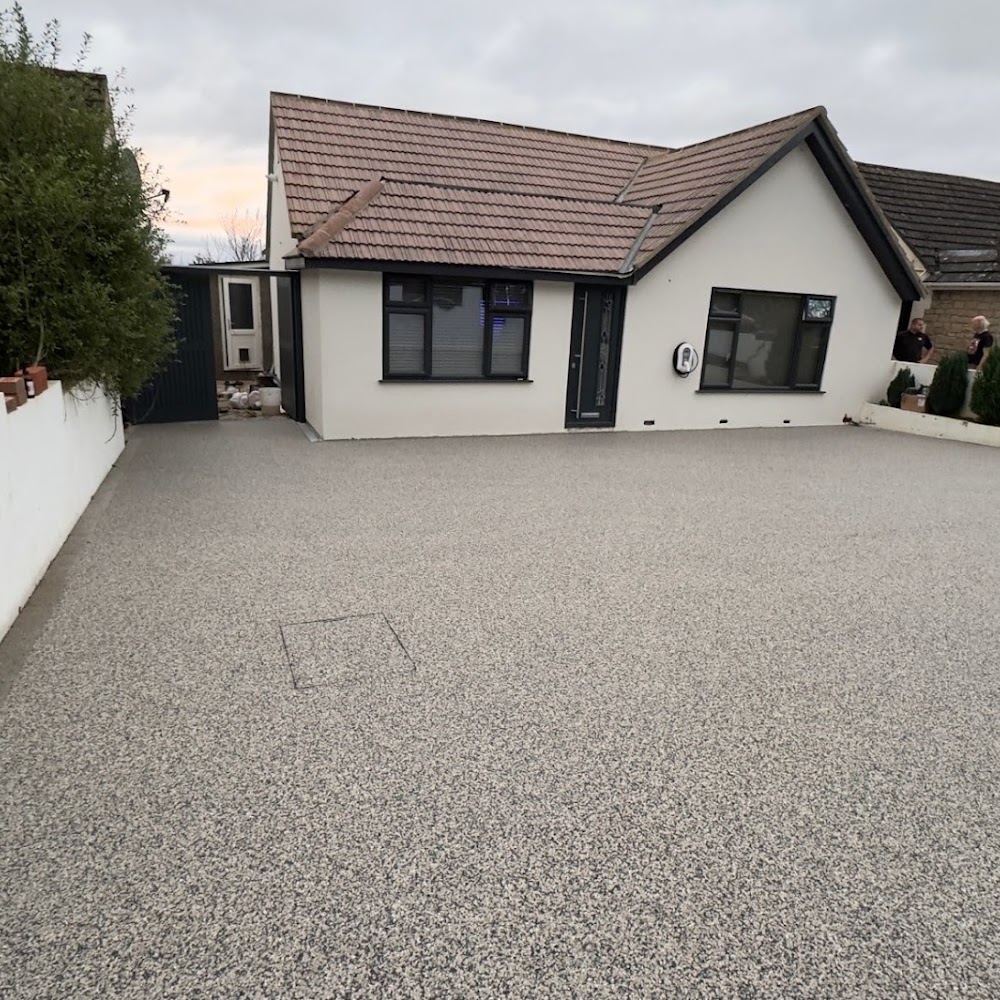 Kola Construction | Resin Bound Driveways London