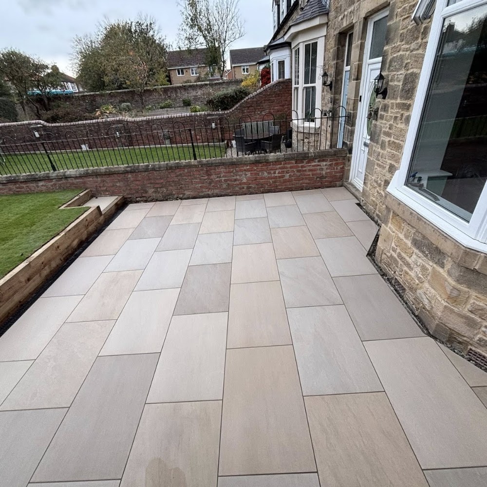 Paving and Slabs Ltd - Porcelain Paving Slabs, Patio Slabs, Flagstones & Indian Sandstones Wholesaler & Stockist in the UK