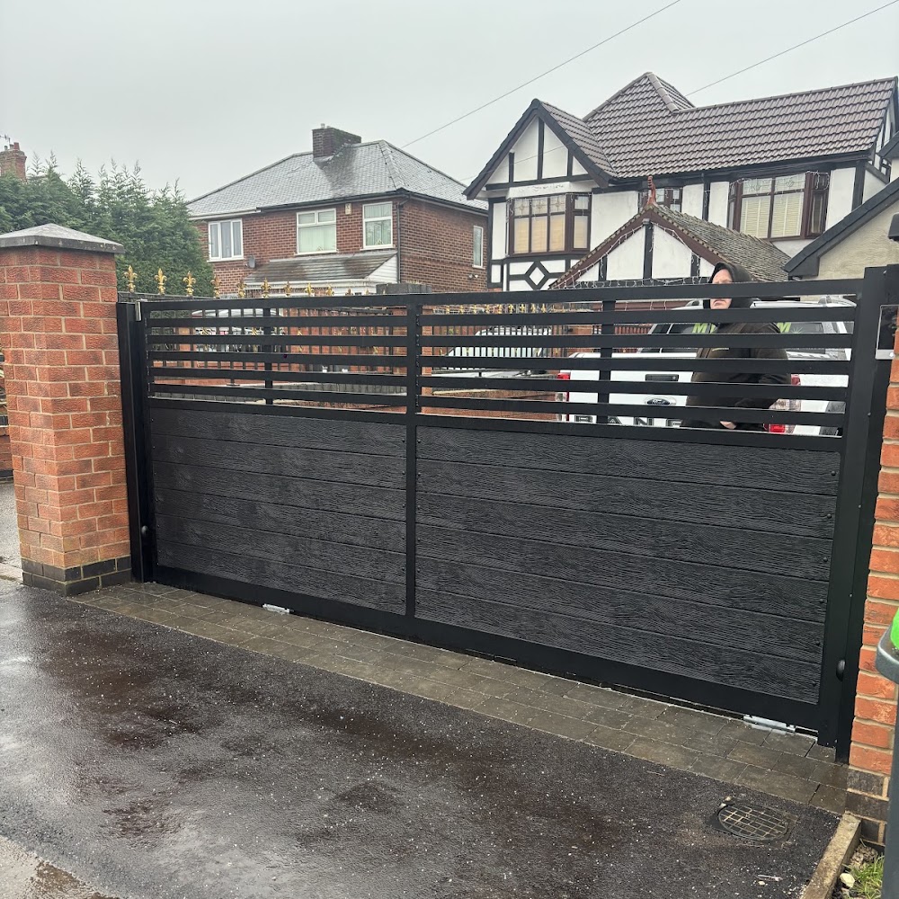 CMR fencing & gates